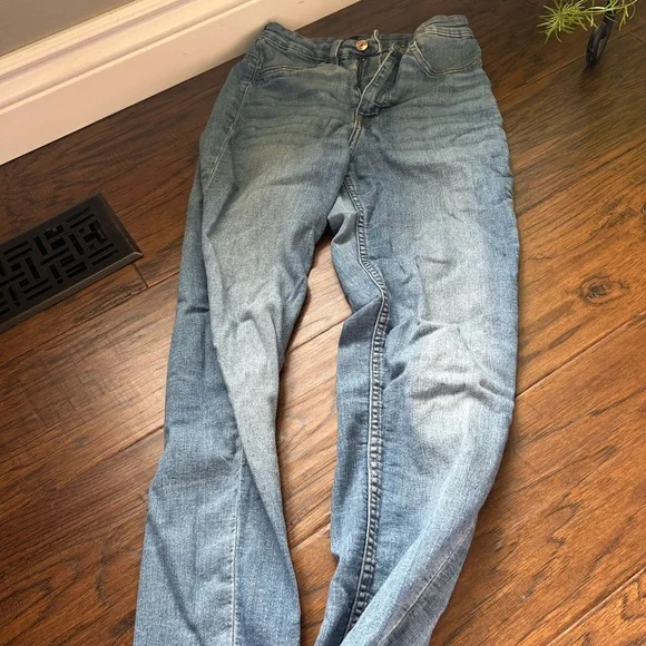 Divided Light Blue High Rise Jeans - Picture 2 of 4